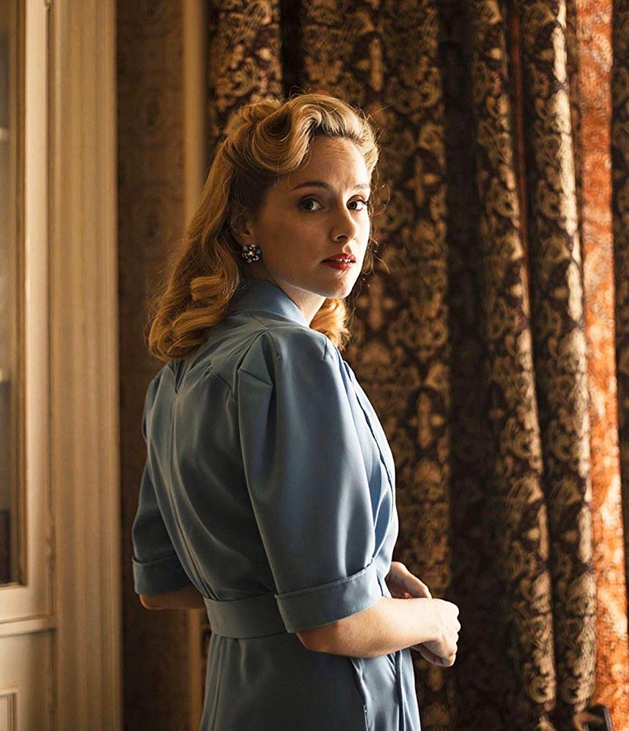 elizabeth is missing watch